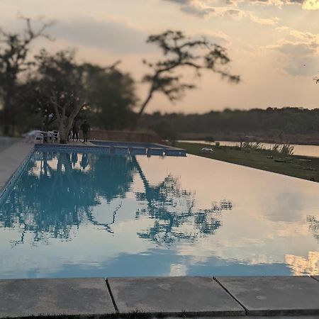 Baluba Game Resort Luanshya Esterno foto