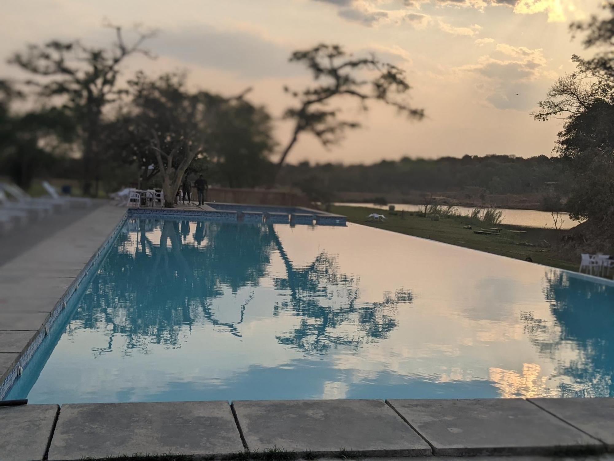 Baluba Game Resort Luanshya Esterno foto